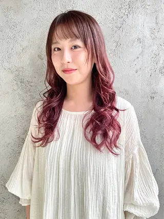 ロング カラー 岡田 恭明のヘアスタイル