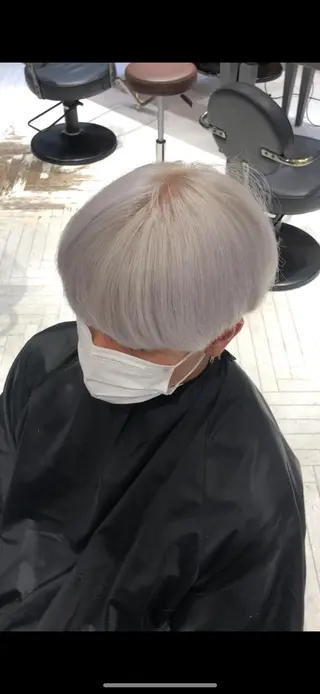 カラー ROVER所属・👑ホワイトカラー ブロンド特化👑映人のヘアスタイル