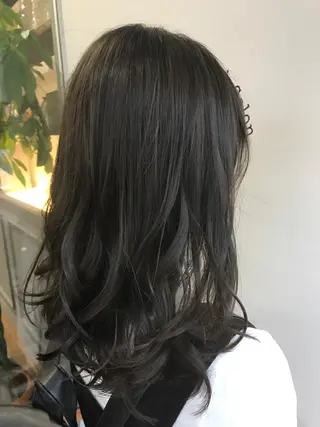 ミディアム カラー ひろせ かなのヘアスタイル