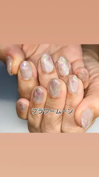ネイル フラワー ムーンのネイルデザイン