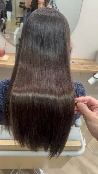 セミロング ブリーチ矯正💐 ミルクティー💐ナオのヘアスタイル