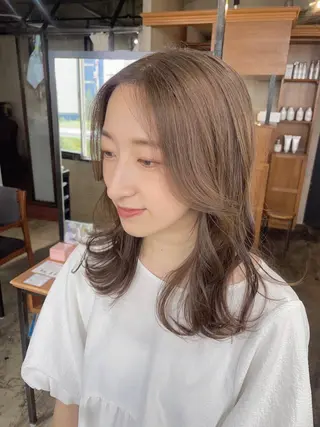 ミディアム カラー 梅田美容室 山崎海波のヘアスタイル
