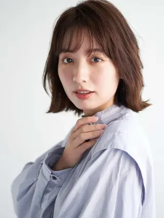 ミディアム 美髪/髪質改善 レイヤー/透けカラーのヘアスタイル