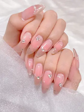 MoON...❤︎ MeGuのネイルデザイン