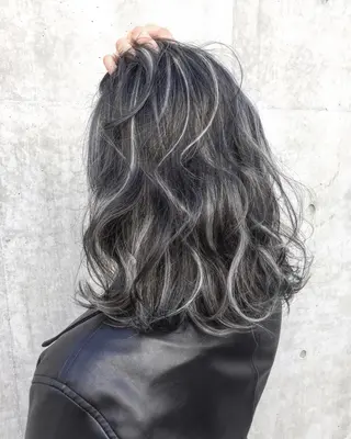 セミロング カラー 🌿海外Style・ KOHEIのヘアスタイル