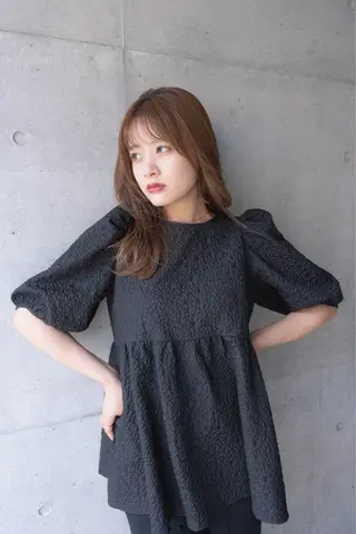 セミロング タンバルモリパーマ 礒井メンキのヘアスタイル