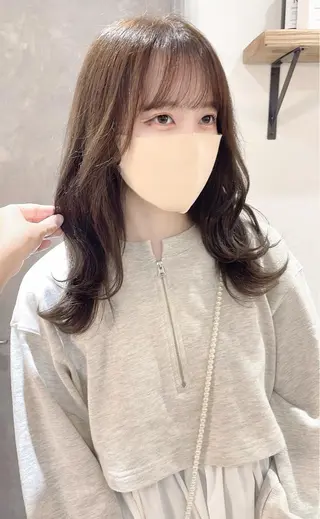 ミディアム カラー misaki🎀 まろみ透け感カラーのヘアスタイル