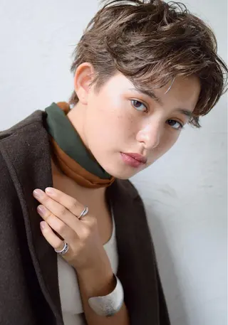 ショート カラー WEG所属・韓国レイヤー/艶髪 WATSUKIのヘアスタイル