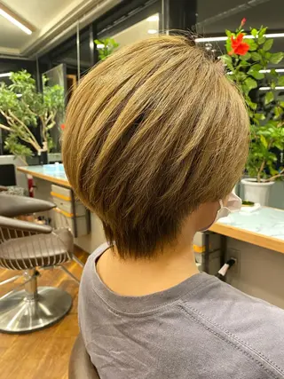 ショート カラー レイヤー/グレージュ メンズパーマのヘアスタイル