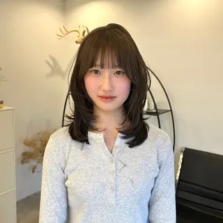 ミディアム 鳥居 愛子のヘアスタイル