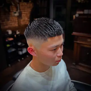 ショート メンズ BarberShop Un-fil所属・TAIGA -BARBERのヘアスタイル