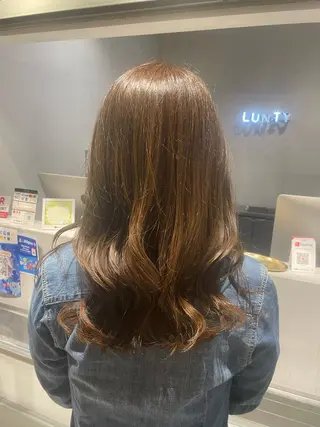 ロング LUNTY NAMBA  難波駅前店所属・🇨🇳ハイトーン ワンホン🇰🇷ななのヘアスタイル