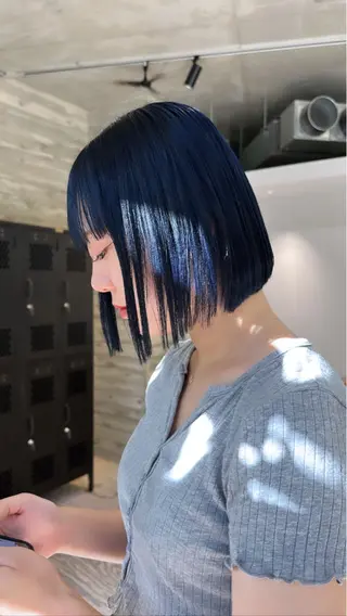 カラー ニシオカ タクヤのヘアスタイル