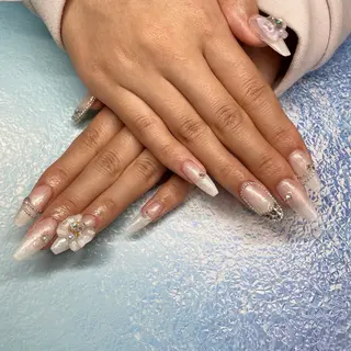 ロング see love gritterのネイルデザイン