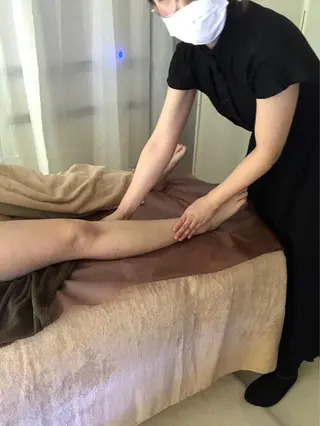 頭痛肩こりで悩むおとな女性専門ボディケアサロンねこもみ所属・札幌　頭痛肩こり解消 セラピストkaoriのエステ・リラクイメージ