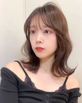 ミディアム カラー ヘアアレンジ fumika🎀 ベージュのヘアスタイル