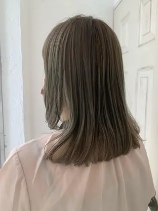 ミディアム カラー fio マナミのヘアスタイル