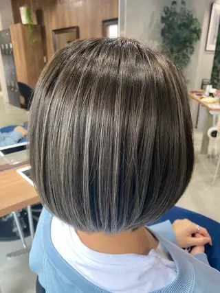 ショート カラー EGAO所属・yuuka🌻 ハイライト/艶カラーのヘアスタイル