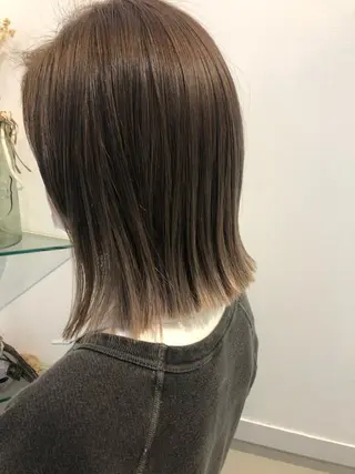 ミディアム カラー 綿貫 美香のヘアスタイル