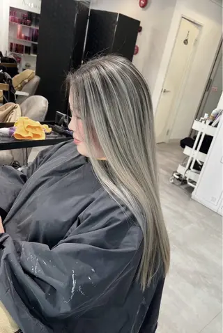 ロング カラー ROBIN所属・指名数No.1 /NAOYAのヘアスタイル