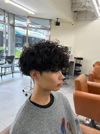 ショート カラー パーマ メンズ メンズ/パーマ/ 京都駅/井上光のヘアスタイル