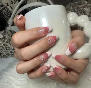 ネイル &ME ネイルサロンのネイルデザイン