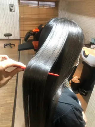 セミロング 髪質改善ayame 横山諒のヘアスタイル