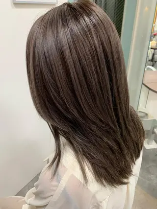 ミディアム カラー 平 ちひろのヘアスタイル