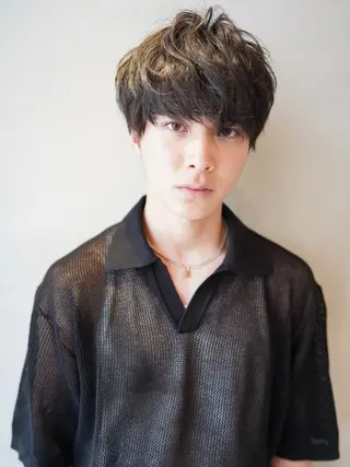 ショート メンズ センターパート /ニュアンスパーマのヘアスタイル