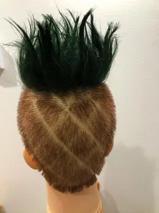 ショート Mavie hair所属・髪質改善×潤艶カラー ⭐️岡田崇彰のヘアスタイル