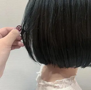 ショート カラー 塩澤 榛奈のヘアスタイル