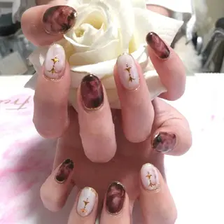 ネイル エステとネイル ローズコンフォートのネイルデザイン
