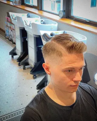 ショート THE MAN LeverageNewYork所属・海外メンズヘア モリケンのヘアスタイル