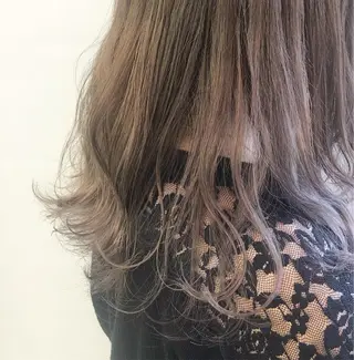 ミディアム カラー 齋藤 咲のヘアスタイル