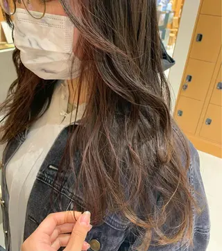 ロング カラー 下川 由貴のヘアスタイル