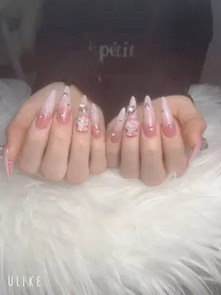 ネイル T. Leeのネイルデザイン