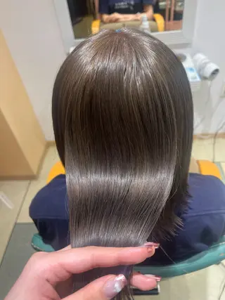 ミディアム カラー ベージュカラー⌇﻿ くびれヘア.𐙚心音のヘアスタイル