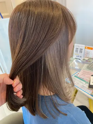 ミディアム HUG CLAIR'E所属・かまだ しおりのヘアスタイル