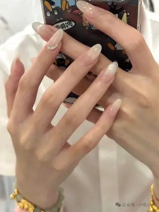 ミディアム 高橋 日向のネイルデザイン