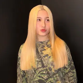 セミロング カラー HIKARI🐈⬛ レイヤー×デザインのヘアスタイル