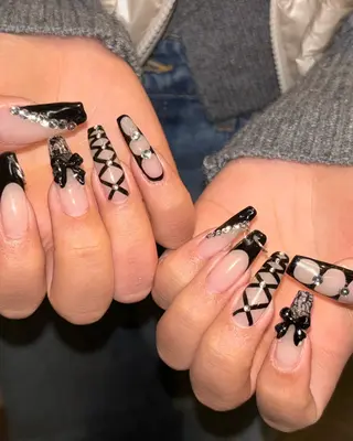 ネイル 🪐富島彩夏 /海外nail🪐のネイルデザイン