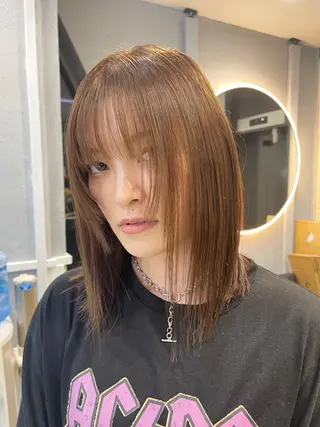 ミディアム カラー TATSUブリーチ/ ミルクティーベージュのヘアスタイル