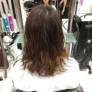 セミロング 小久保 なるみのヘアスタイル