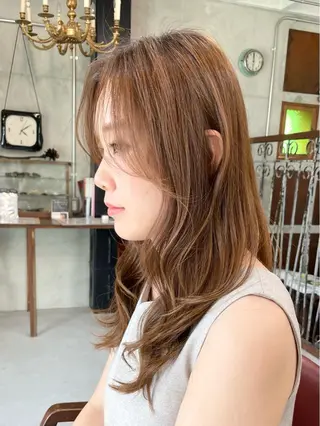 ロング カラー 岡田 恭明のヘアスタイル