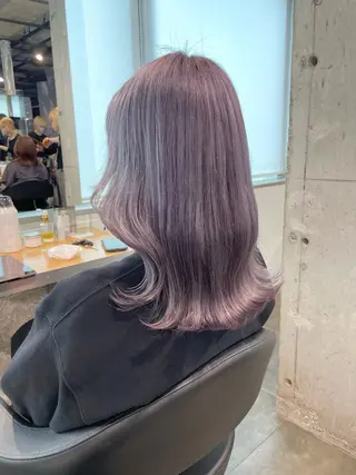 セミロング カラー パーマ ヘアアレンジ メンズ キッズ ネイル マツエク・マツパ アイブロウ 透明感カラー・レイヤ ー🎀amika🎀のヘアスタイル