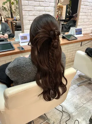 ヘアアレンジ ️️髪質改善✨ミニモ 学割/Hina💖のヘアスタイル