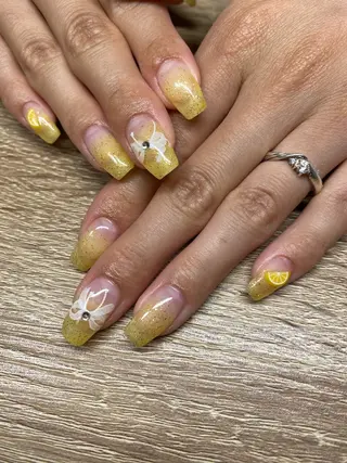 ネイル ZIA所属・小林 優花のネイルデザイン