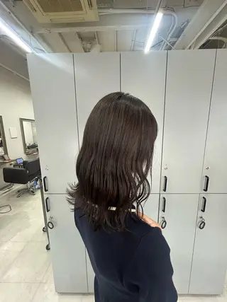 セミロング カラー KANA .のヘアスタイル