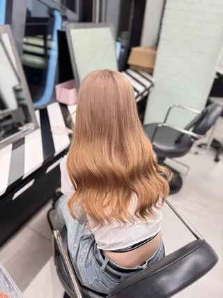 カラー 🇰🇷韓国風ハイ トーンKANA🖤のヘアスタイル