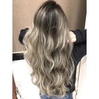 ロング カラー 井上 一平のヘアスタイル